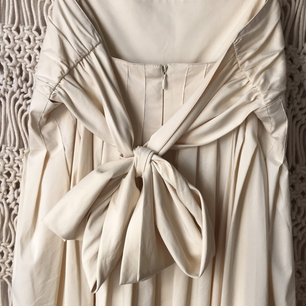 Robert Rodriguez Ivory Lace Empire Waist Dress with Straps and Tie-Back | Size 6 - Picture 6 of 8